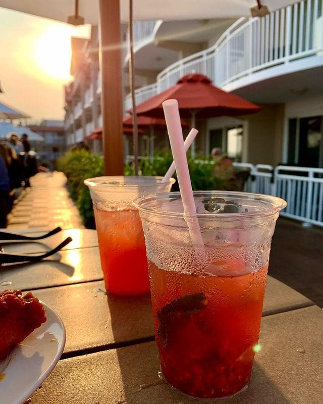 harry's ocean bar & Grille pink cocktails at sunset