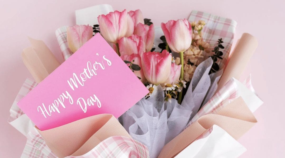 Mother's Day at Harry's Photo by Nora Carol Photography // Getty Images